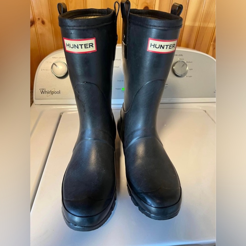 Hunter black mid calf rise rubber rain boots